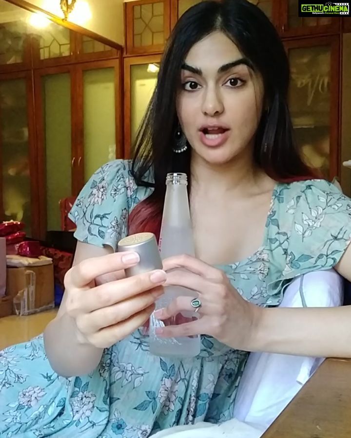 Adah Sharma Instagram - The sound of the Himalayas got out the inner bird in me π @himalayanind @rika.media thank u for sending me this very cool bottle ππΈπΈπΈ . . P.s. I'm not wearing any makeup here ..these are my natural eyebrows ..yes they are jet black and dense π it's not kind to eyebrow shame someone π