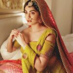 Adah Sharma Instagram – How many visible beads on that dupatta ? .
.
If u guess right you get virtual love from the dupatta 😂
This is behind the scenes before I walked the ramp and then stuffed my face with pizza 😋