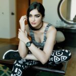 Adah Sharma Instagram - Fitness meets Fashion ! Happy to be associated with GARMIN . The cool new hybrid watch - Garmin's Vivo Move HR ...stay tuned to know what all you can do with it ! . #GarminIN #GarminSquad #GarminFamily #GarminIndia #BeatYesterday Don't miss the cool hair choker by @snehal_uk and the funky eyeliner by meee 🙃