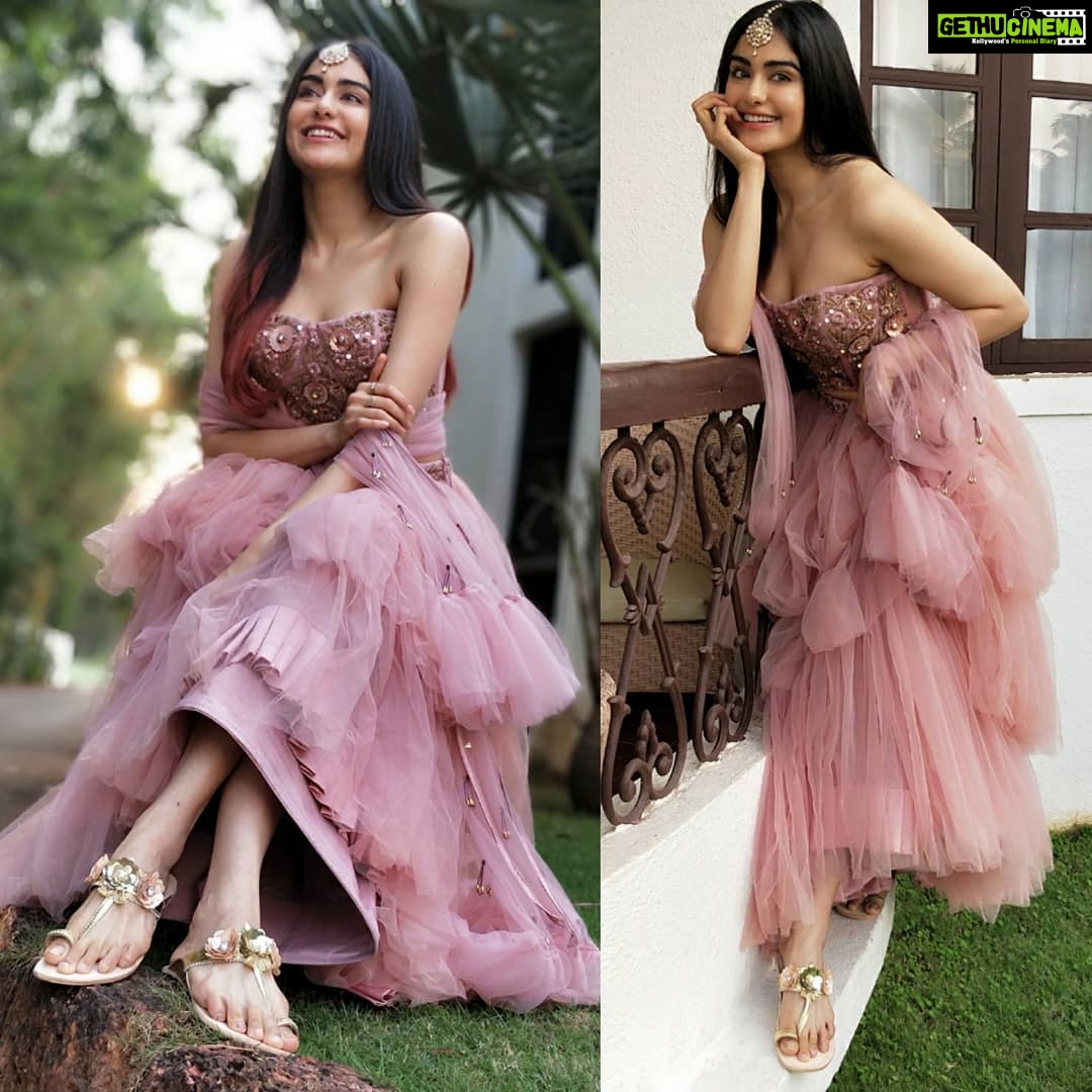 Adah Sharma Instagram - Leave a ❣️ in the comments if u spotted the macchar on my foot ! Where there is Adah there are mosquitoes . For my friend's wedding Wearing @yoshitacouture , Mangtika @aquamarine_jewellery , @forever21 rings Check out my custom made kolhapuris by my friend @itsfleurofficial ...you have to check out her awesome collection 💕💕💕