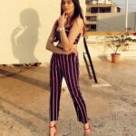 Adah Sharma Instagram – Poll : the shadow or me 😂😋
Aaah harshhh! Reading comments and  everyone’s picking the shadow 😶😂