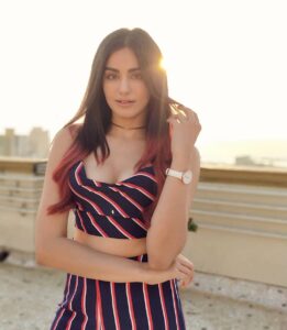 Adah Sharma Instagram - What are you WATCHing today ? . #yespunsandlonghashtagsaremything . 15% off on purchases from DW's website www.danielwellington.com Use my personalised discount code : DWXADAH