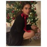 Aditi Rao Hydari Instagram - Still laying under the tree hoping the family notices their ‘gift’ 🐒😝 #ChristmasChronicles