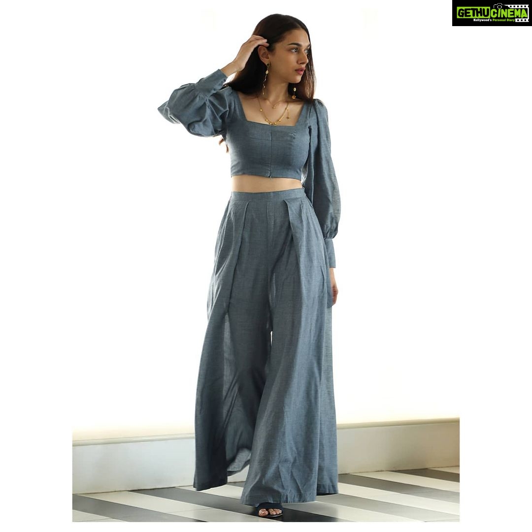 Aditi Rao Hydari Instagram - How much blue is too much blue? 🤔😉 #AskingForAFriend