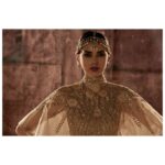Aditi Rao Hydari Instagram - * Adjusts crown * Come at me December! 👑💪🏼