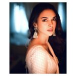 Aditi Rao Hydari Instagram - 🤍 #saheba #v @ekalakhani @beejlakhani @abhinavmishra_