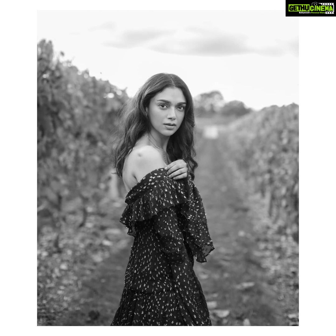 Aditi Rao Hydari Instagram - #October 🤍 #ThisDayThatYear Tu me manques France 🖤