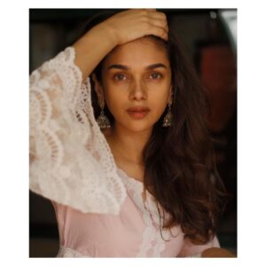 Aditi Rao Hydari Instagram - 💗
"I believe in pink. I believe that laughing is the best calorie burner. I believe in kissing, kissing a lot. I believe in being strong when everything seems to be going wrong. I believe that happy girls are the prettiest girls. I believe that tomorrow is another day and I believe in miracles." Audrey Hepburn