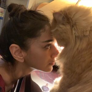 Aditi Rao Hydari Instagram - When peaches says believe. And it will be everything we dreamt of
🤍
#catsofinstagram #believe #magic