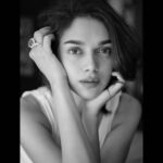 Aditi Rao Hydari Instagram – Challenge accepted 🤍

🤗 @anaitashroffadajania, @diamirzaofficial, @nimratofficial, @ekalakhani, @sanamratansi, @varusarathkumar, @smritikiran @stutir @maliniagarwal @doritanissen 🤗

#womensupportingwomen 🖤
📸- @arudra23