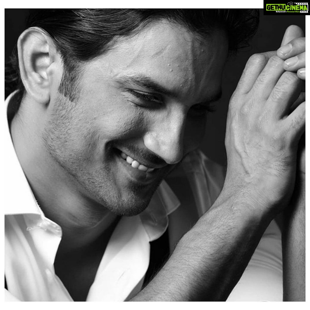 Aditi Rao Hydari Instagram - I hope from now on we will be there for each other, without ego, without envy. I hope we learn to see the signs, to love, to be kind and to care... . We are together, you are not alone... There is hope... always! ❤️ . #SushantSinghRajput 💔