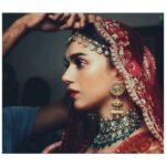 Aditi Rao Hydari Instagram - ❤️ लाल #AnjuModiArchive #AnjuModixShaadi #sindoori #bts #prep Hyderabad