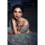 Aditi Rao Hydari Instagram – When you see bae and you ‘act natural’ 😍… 🤦🏻‍♀️