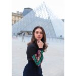 Aditi Rao Hydari Instagram - La vie est belle! Paris 🖤 #ExploreFrance @francefr 📸: @frozenpixelstudios 👗: @sanamratansi Outfit: @onlyindia @fetch_india @ssubberman