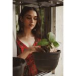 Aditi Rao Hydari Instagram - Big shout out to @people_who_rise's initiative which encourages the people of India to #CelebrateDifferently by planting a tree. Here I am, sharing with you my joy of planting a sapling. Feeling the wet earth, hoping it grows well and happy. I believe that every little step makes a difference, so start already! Super happy to have a tree that is a part of #1in5M. You too can #RiseAgainstClimateChange, head to @growtrees_global and plant a tree just like me! #MahindraGroup @mahindrarise
