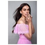 Aditi Rao Hydari Instagram - I pink therefore I am 💓