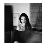 Aditi Rao Hydari Instagram - I’ve got the jitters Ps- Vacay over, school starts PPs- I do love it... ummmmm #BitesNails 🖤