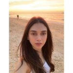 Aditi Rao Hydari Instagram - sunshine mixed with hurricane! #BeachMode #WorldSelfieDay