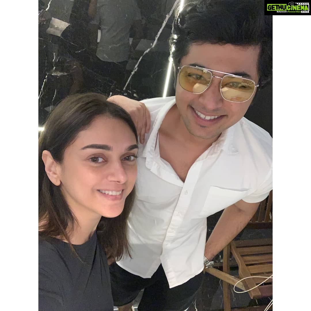 Aditi Rao Hydari Instagram - Thank you Dr Magic @dr.jewelgamadia 🤢 to 💃 in 3 days #healthyliving #wholistichealth #naturalhealing #Glow #NerveThreading #HappyGirlsAreTheprettiest