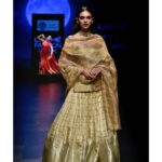 Aditi Rao Hydari Instagram - ‘Shine like the whole universe is yours’ @sailesh_singhania #Shaahana @lakmefashionwk