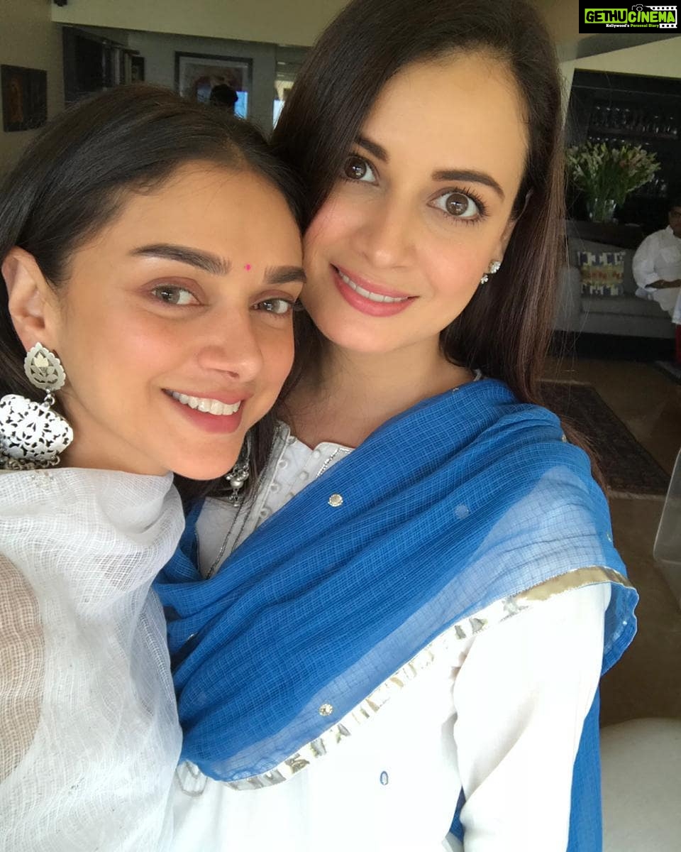 Aditi Rao Hydari Instagram - May your year be as special as you are, and as beautiful and as full of conviction and all the amazing things that you do! More power to you Dee... lots of love to you @diamirzaofficial ♥😘🤗