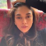 Aditi Rao Hydari Instagram – Sunkissed mornings where time stands still, 5 minutes of me time, the sun filtering through my fingers into my hair,enveloping me in a warm embrace. This is why I believe in unicorns and fairy dust … Its in these moments that I’m sure. 🌟🦄🧚‍♀️♥️ #sunkissed #enchantedbynature #aunaturel 
Ps- and now I’m rushing to the airport!!!! 😂🙋🏻‍♀️