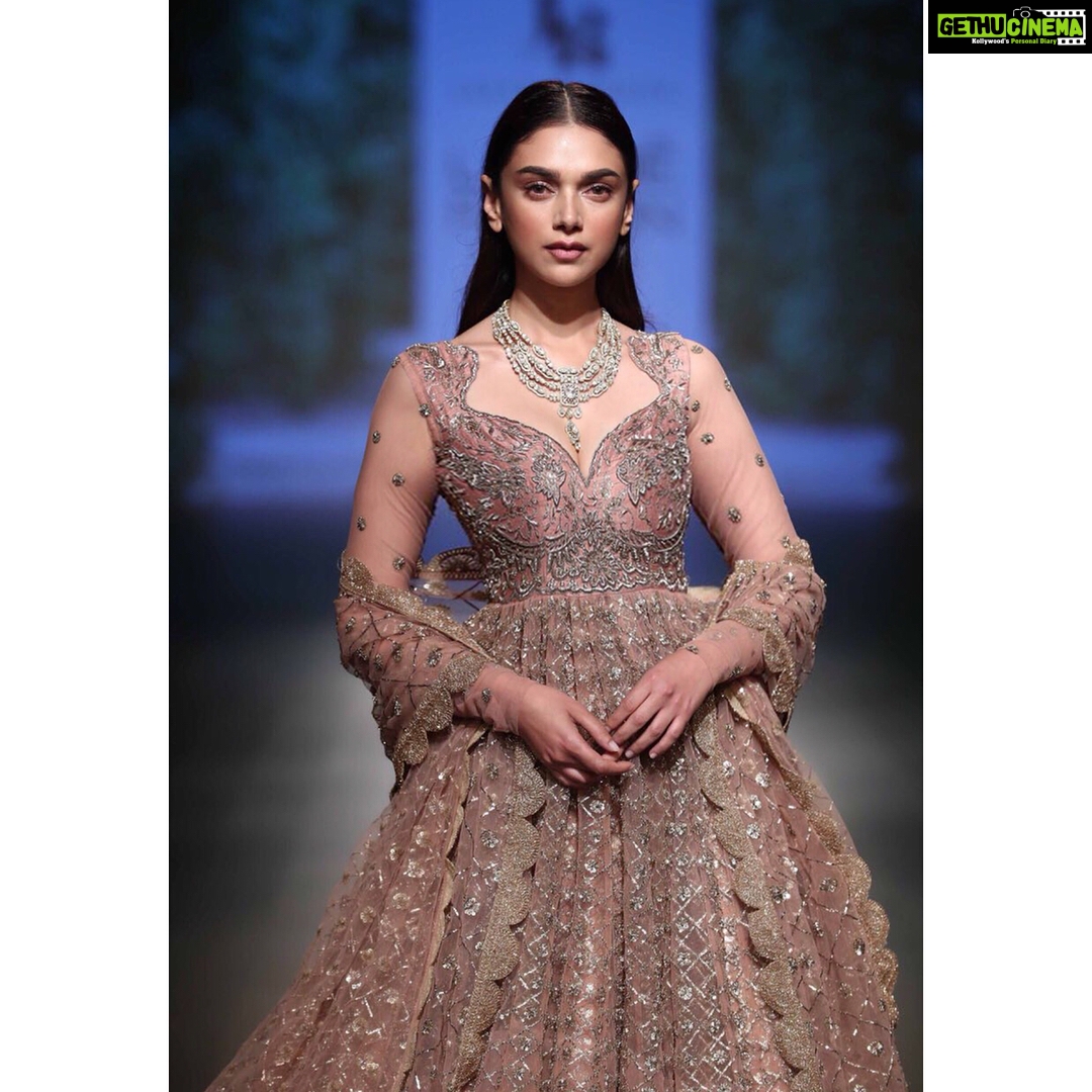 Aditi Rao Hydari Instagram - Within you is the light of a thousand suns. Thank you @jayantireddylabel for making me your #Noor today @lakmefashionwk @eltonjfernandez @ssubberman