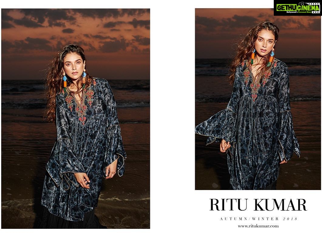 Aditi Rao Hydari Instagram - Night sky welcoming the moon 🌒... @ritukumarhq #campaign #autumnwinter #2018