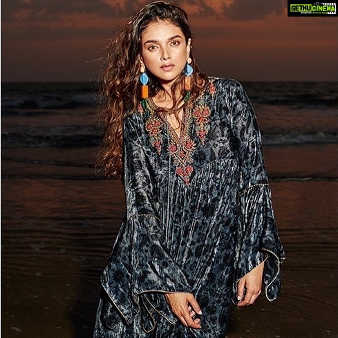 Aditi Rao Hydari Instagram - From hanging around wide eyed while they shot beautiful campaigns with all the stunning miss india’s in Ritu Masi’s house to being the face of the @ritukumarhq #BeautifulHands #autumnwinter campaign... #fullcircle #believe #Magic #universe