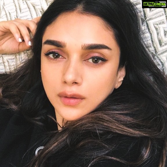 Aditi Rao Hydari Instagram - Day dreaming mid shoot! Thank you @adhdowntown will miss your impeccable hospitality... β€οΈππ» Back to hecticness! Bring it on and never stop dreaming... keep believing! #aboutlastnight #Believe #saturday #adhdowntown @addresshotels Address Downtown