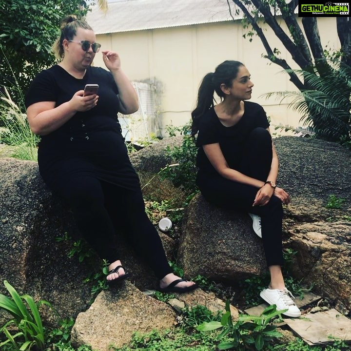 Aditi Rao Hydari Instagram - #FridayFeeling with this EPIC song... starring @kyana.emmot trying very hard to be @_aamirkhan #aatikyakhandala.....#NoChance🤪 #setlife🎥 #shootdiaries Annapurna Studios