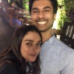 Aditi Rao Hydari Instagram - Missed you Pest! @arudra23... happy to be back🤸‍♂️ #HappyMonkey #hyderabaddiaries #touchdown #brotherandsister #MustBullyHim ❤️ Farzi Cafe, Hyderabad