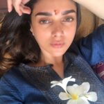 Aditi Rao Hydari Instagram - Blessings that make every day beautiful... Its always the little things, the thought and the love... This adorable lady cleaning outside my cottage came and gave me her blessings and gave me these flowers she found fallen near the Champa tree... PRICELESS ❤️ #Blessed #Flowers #Madurai #shootlife #shootdiaries #setlife #peopleofindia 🎥 😇❤️🙏🏻 Taj - The Gateway Hotel, Madurai