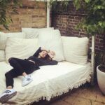 Aditi Rao Hydari Instagram – Mid morning pass out…. @joanna_penneycard #daybed #LondonDiaries #downtime #vacay #workoholicsanonymous Brockley