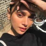 Aditi Rao Hydari Instagram - So I asked the sun to come out and it did! It always does! Thank you sunshine!!!! #LondonDiaries #Sunshine #vacay #downtime #workaholicsanonymous