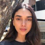 Aditi Rao Hydari Instagram – Happy birthday…. 25!!! and so many more glorious years of flying high!!! @jetairways