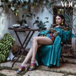 Aditi Rao Hydari Instagram – Bananas for bananas. ❤️
On @vogueindia #May 2018 issue. 🌟
Photographed by: @errikosandreouphoto 🤗
Styled by: @anaitashroffadajania 😍
HMUA: @eltonjfernandez 😘
@dolcegabbana, @philosophyofficial, @charlotteolympia , @mercedessalazar 
@media.raindrop