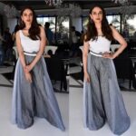 Aditi Rao Hydari Instagram – Finally back in the bay with my #DaasDev team… 😊😘❤️
Keeping summer cooler  in @rahulmishra_7 ❤️
Styled by @sukritigrover 🤗
Assisted by @piasinha 😊
#Summer #Cool #Beauty #Glam #Shoot #DaasDev #Promotions #InstaPic @daasdevthefilm