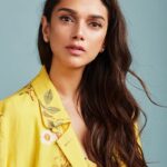 Aditi Rao Hydari Instagram – Summer Sunshine 💛💛🌟🌟 @porus_v @eltonjfernandez  @edwardlalrempuia @nonitakalra 😊😘❤️ @bazaarindia #SunshineYellow #BazaarIndia #HarpersBazaar #SpringStyle #Glam #Fashion