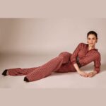Aditi Rao Hydari Instagram - “Simplicity is the ultimate sophistication.” - Leonardo da Vinci #Simplification ❤ @verveindia Stylist: @prayagm_v Photography: @porus_v HMUA: @eltonjfernandez @media.raindrop #MondayMotivation #February #InstaGood #InstaPic #TravelIssue