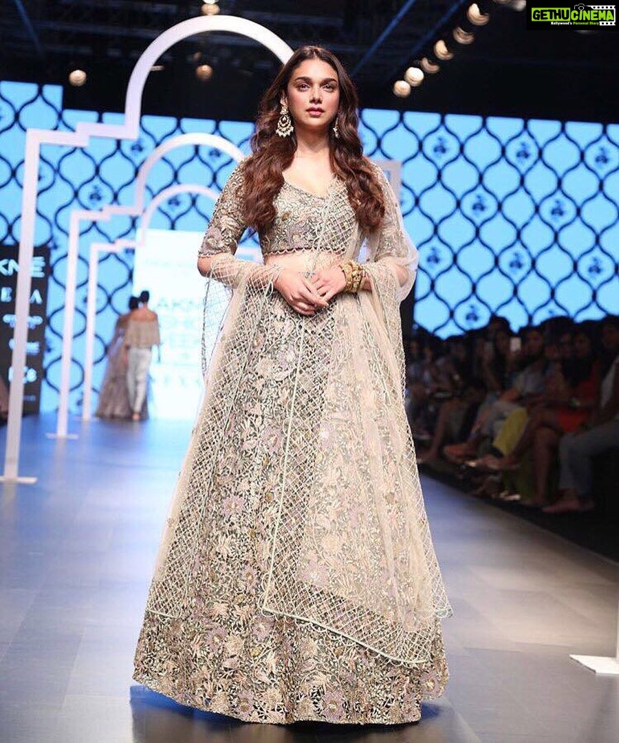 Aditi Rao Hydari Instagram - Leave a little sparkle wherever you go - Saira, by @payalsinghal for @lakmefashionwk! 🌟🌟 HMUA- @eltonjfernandez Ps- thank you for being with me and reaching your event late... I hope you had a #HappyPride #LakmeFashionWeek #Saira #Persia #Princess #Beauty #Walk #OutfitOfTheDay #InstaPic #InstaGood #InstaGlam Jio World Garden