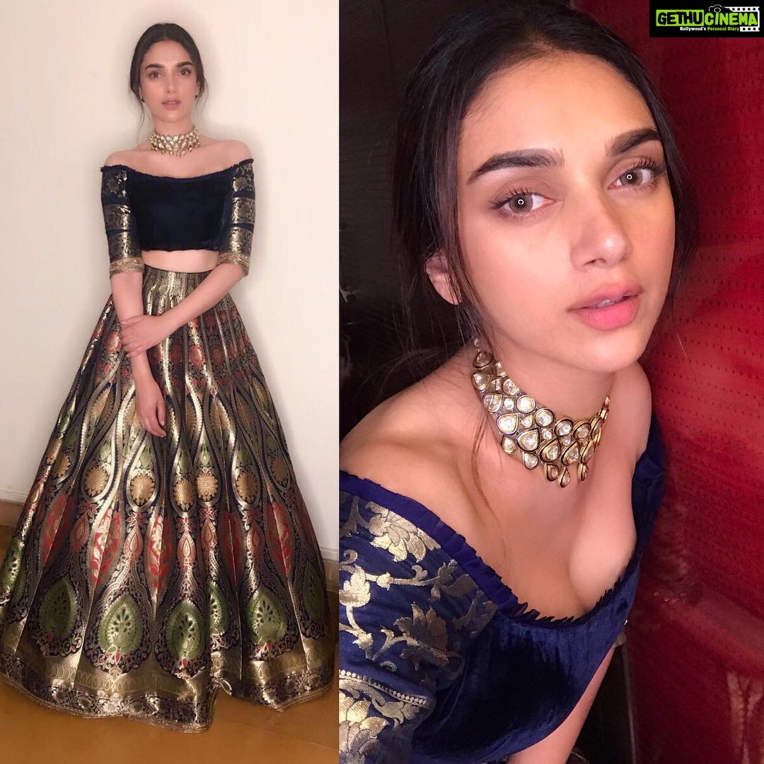 Aditi Rao Hydari Instagram - Wearing @manishmalhotra05 after sooooooii long... love love love... thank you maniiiiiiiiiish and @mahesh_notandass Lou you @sanamratansi #lastnight #textile #handicraft #tradition #virushka #reception