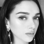 Aditi Rao Hydari Instagram - When your winged liner doesn't look like a mumbai road! 😬💪🏻( 🤔...maybe a little!) yay to learning new skills! #vintage #eyeliner #throwbackthursday