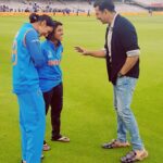 Akshay Kumar Instagram - ‪Even Broken Hearts Can Laugh!!‬ ‪These Women have started a Revolution and I couldn't be more proud 👊🏽 #WWC17Final ‬