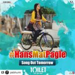 Akshay Kumar Instagram - #Repost @psbhumi ・・・ Mujhko dekhte dekhte woh nazar chupata reh gaya, lekin mujhe to pehli nazar mein hi pyaar ho gaya. #HansMatPagle out tomorrow at 10.30 am