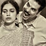 Akshay Kumar Instagram - Trying my best to make the birthday girl smile. She’s clearly realised she’s turned a year older today 😂 Don’t worry Bhumi, hopefully you’re getting wiser as well😜 Happy birthday @bhumipednekar 🤗