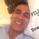 Akshay Kumar Instagram - Before I sleep tonight, thought of indulging in some pillow talk 😉Sharing with you'll something I swear by...do give your time & thoughts :) Link in bio