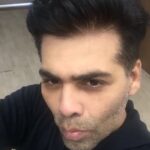 Akshay Kumar Instagram - Your pout game is definitely the strongest in the industry @karanjohar 😜 I'm sure @ranveersingh will agree! #8DaysToRustom