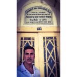 Akshay Kumar Instagram - Revisiting history while shooting for #Rustom! Standing outside the room where the great nationalist, Lokmanya Tilak lived as a student.