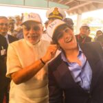 Akshay Kumar Instagram - Proud moment in a father's life, when the Prime Minister pulls your son's ear in jest & calls him a good boy ;) #IFR2016